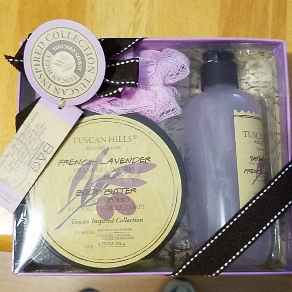 Tuscan Hills three-piece body care set
